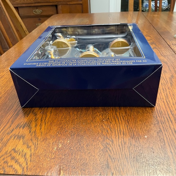 Walt Disney World 50th Anniversary Fab 50 Gold Ornament set NIB - Picture 10 of 10